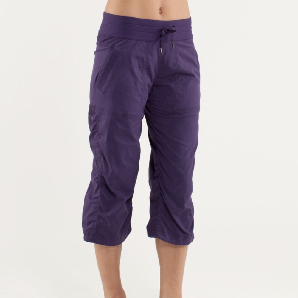 Lululemon Studio Crop Capri Pants NAVY Small